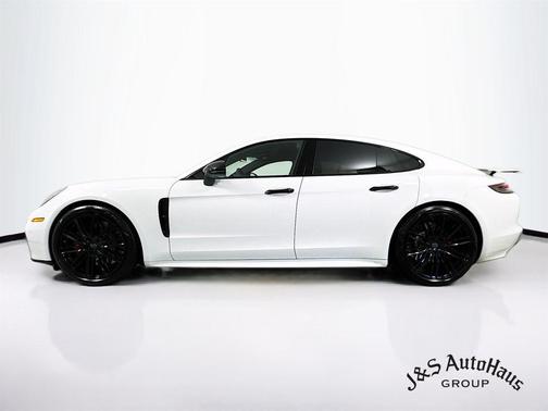 2019 Porsche Panamera Turbo
