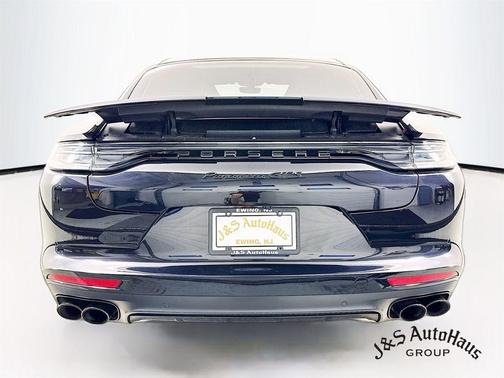 2022 Porsche Panamera GTS