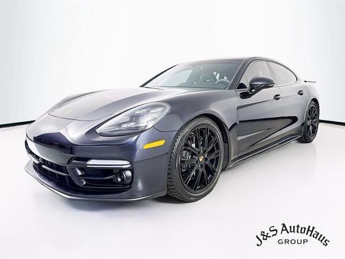 2022 Porsche Panamera GTS