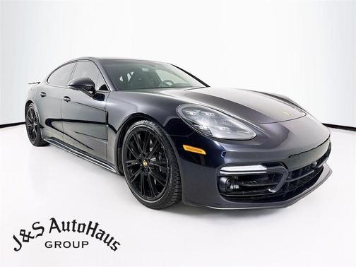 2022 Porsche Panamera GTS