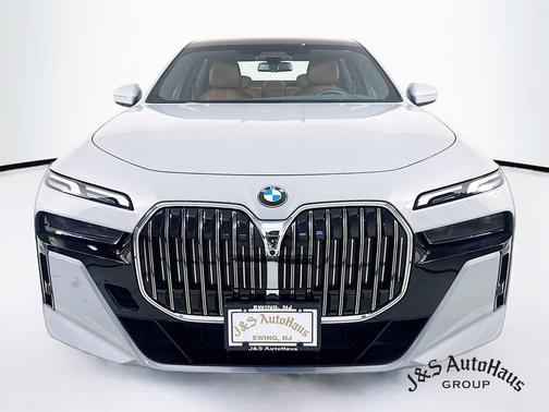 2023 BMW 760 760i xDrive