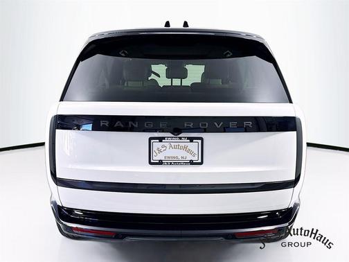 Ostuni Pearl White 2025 Land Rover Range Rover P400 SE 7 Seat