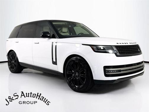 Ostuni Pearl White 2025 Land Rover Range Rover P400 SE 7 Seat