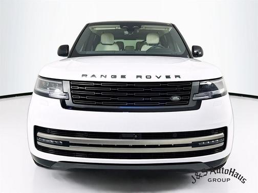Ostuni Pearl White 2025 Land Rover Range Rover P400 SE 7 Seat
