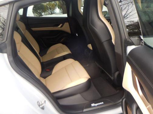 2021 Porsche Taycan Turbo S