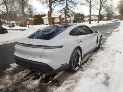 2021 Porsche Taycan Turbo S