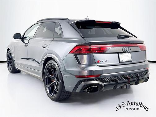 2025 Audi RS Q8 4.0T quattro