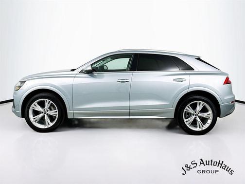2023 Audi Q8 55 Premium Plus