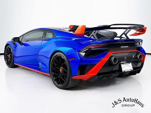 2023 Lamborghini Huracan STO Base