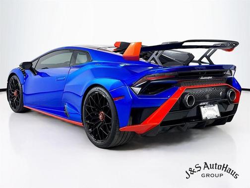 2023 Lamborghini Huracan STO Base