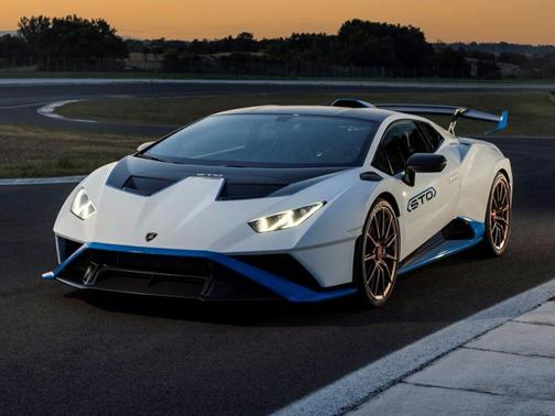 2023 Lamborghini Huracan STO Base