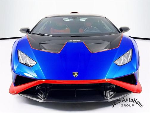 2023 Lamborghini Huracan STO Base