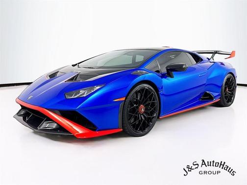 2023 Lamborghini Huracan STO Base