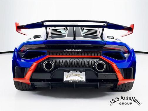 2023 Lamborghini Huracan STO Base