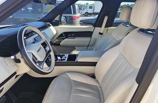 2023 Land Rover Range Rover P530 SE