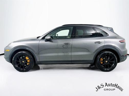 2021 Porsche Cayenne Base