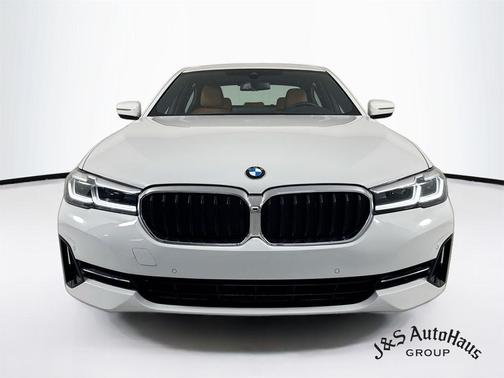 Alpine White 2023 BMW 530 i xDrive