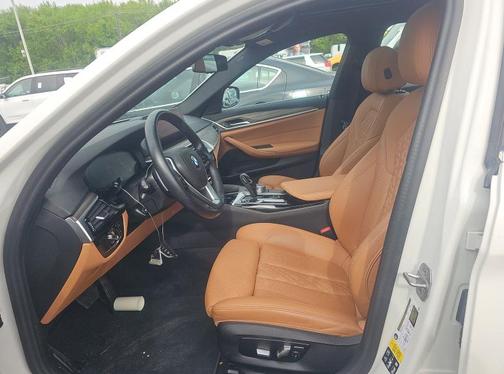 Alpine White 2023 BMW 530 i xDrive