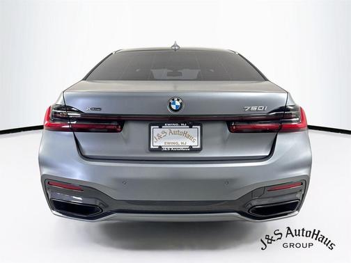 Frozen Bluestone Metallic 2022 BMW 750 i xDrive