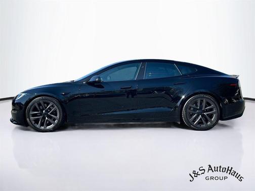 2022 Tesla Model S Plaid