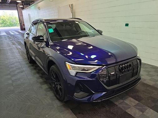 2022 Audi e-tron Premium