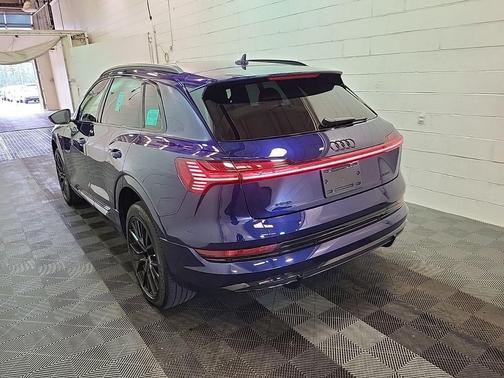 2022 Audi e-tron Premium