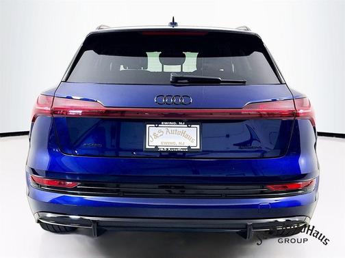 2022 Audi e-tron Premium