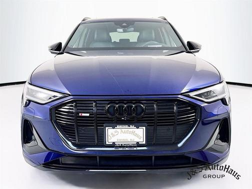2022 Audi e-tron Premium