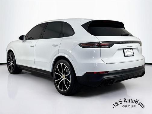 White 2023 Porsche Cayenne Platinum Edition