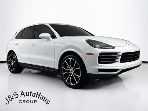 White 2023 Porsche Cayenne Platinum Edition