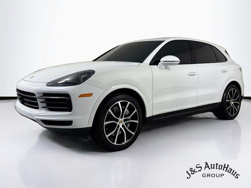 White 2023 Porsche Cayenne Platinum Edition