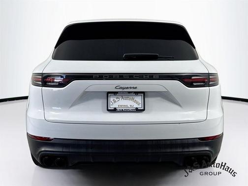 White 2023 Porsche Cayenne Platinum Edition