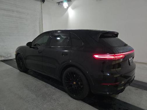2021 Porsche Cayenne GTS