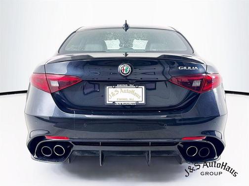 2023 Alfa Romeo Giulia Quadrifoglio
