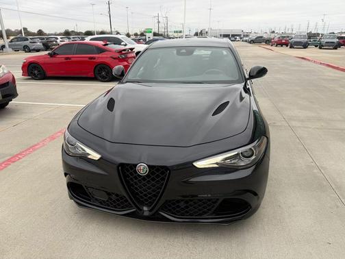 2023 Alfa Romeo Giulia Quadrifoglio