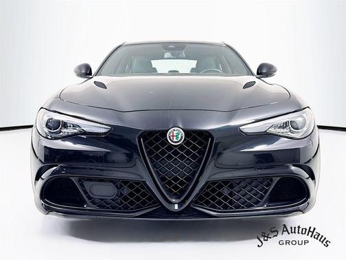 2023 Alfa Romeo Giulia Quadrifoglio