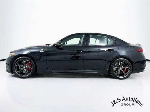 2023 Alfa Romeo Giulia Quadrifoglio