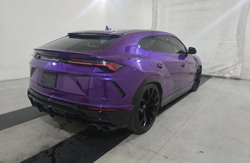2022 Lamborghini Urus Base