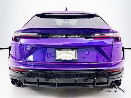 2022 Lamborghini Urus Base