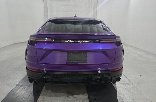 2022 Lamborghini Urus Base