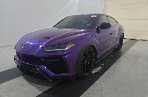 2022 Lamborghini Urus Base