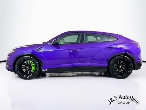 2022 Lamborghini Urus Base