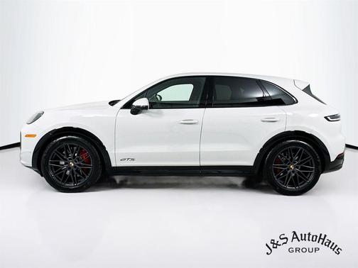 2025 Porsche Cayenne GTS