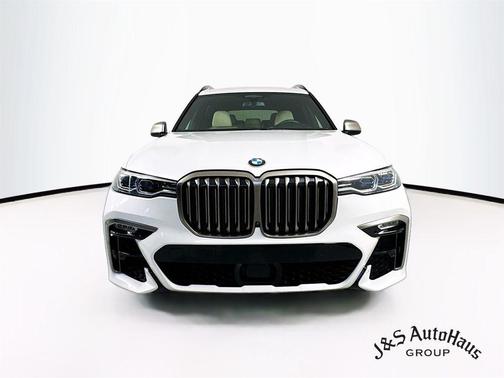 2021 BMW X7 M50i