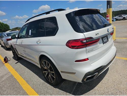 2021 BMW X7 M50i