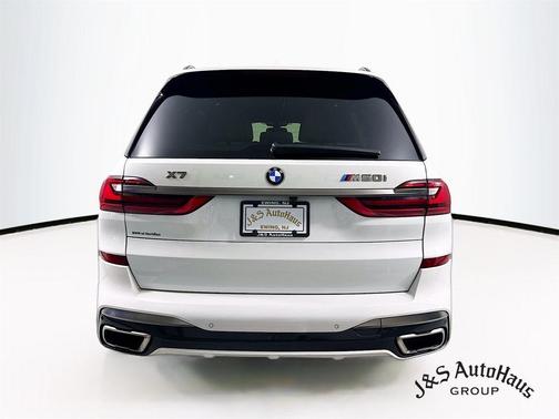 2021 BMW X7 M50i