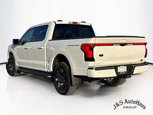 2022 Ford F-150 Lightning LARIAT