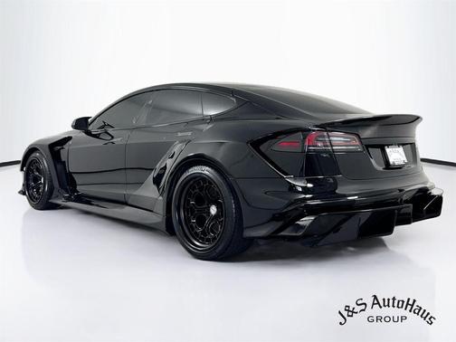 Black 2023 Tesla Model S Plaid