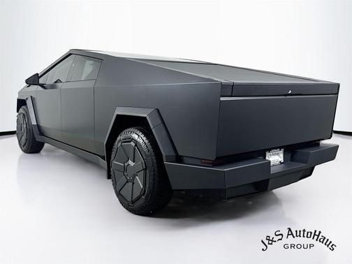 2024 Tesla Cybertruck Cyberbeast