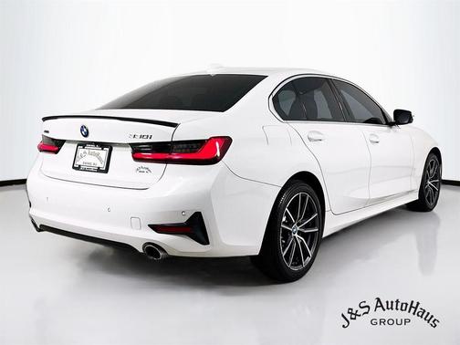 2019 BMW 330 i xDrive